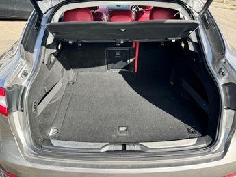 Maserati Levante 3.0D V6 SUV 5dr Diesel ZF 4WD Euro 6 (s/s) (275 ps)