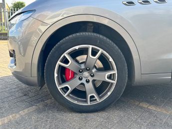 Maserati Levante 3.0D V6 SUV 5dr Diesel ZF 4WD Euro 6 (s/s) (275 ps)