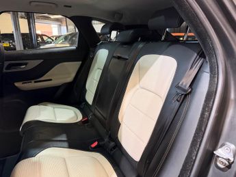 Jaguar F-Pace 2.0 D180 R-Sport SUV 5dr Diesel Auto AWD Euro 6 (s/s) (180 ps)
