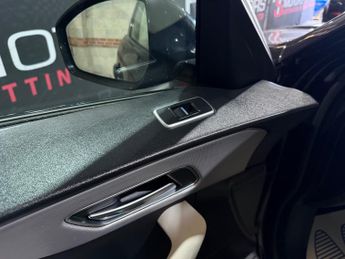 Jaguar F-Pace 2.0 D180 R-Sport SUV 5dr Diesel Auto AWD Euro 6 (s/s) (180 ps)