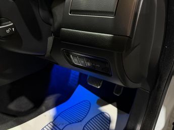 Jaguar XF 2.0d R-Sport Saloon 4dr Diesel Auto Euro 6 (s/s) (180 ps)