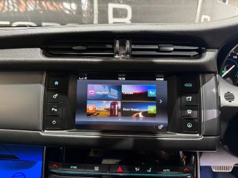 Jaguar XF 2.0d R-Sport Saloon 4dr Diesel Auto Euro 6 (s/s) (180 ps)