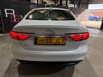 Jaguar XF 2.0d R-Sport Saloon 4dr Diesel Auto Euro 6 (s/s) (180 ps)