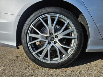 Audi A6 Avant 2.0 TFSI 40 Black Edition Estate 5dr Petrol S Tronic Euro 6 (s/s