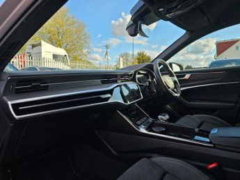 Audi A6 Avant 2.0 TFSI 40 Black Edition Estate 5dr Petrol S Tronic Euro 6 (s/s