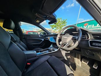 Audi A6 Avant 2.0 TFSI 40 Black Edition Estate 5dr Petrol S Tronic Euro 6 (s/s