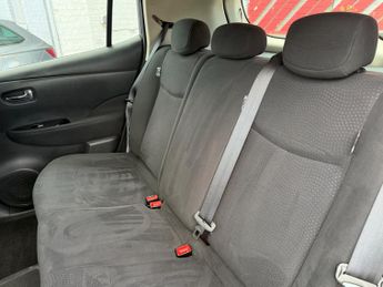 Nissan LEAF 24kWh Acenta Hatchback 5dr Electric Auto (109 bhp)