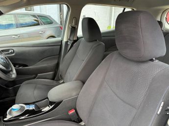 Nissan LEAF 24kWh Acenta Hatchback 5dr Electric Auto (109 bhp)