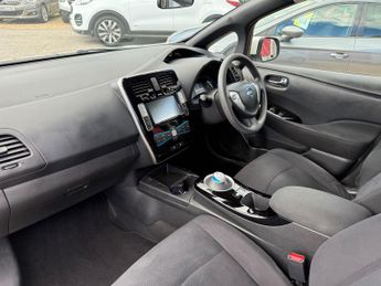 Nissan LEAF 24kWh Acenta Hatchback 5dr Electric Auto (109 bhp)
