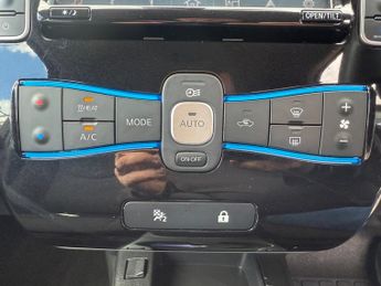 Nissan LEAF 24kWh Acenta Hatchback 5dr Electric Auto (109 bhp)