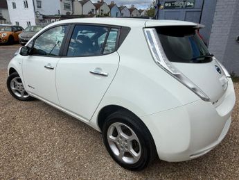 Nissan LEAF 24kWh Acenta Hatchback 5dr Electric Auto (109 bhp)