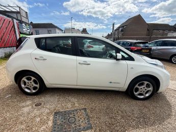 Nissan LEAF 24kWh Acenta Hatchback 5dr Electric Auto (109 bhp)