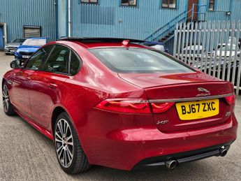 Jaguar XF 2.0i R-Sport Saloon 4dr Petrol Auto AWD Euro 6 (s/s) (300 ps)