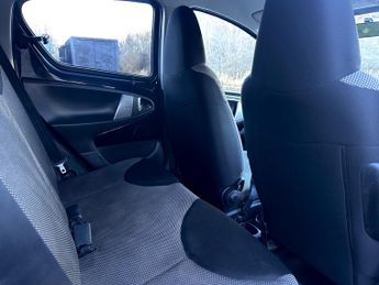 Toyota Aygo 1.0 VVT-i Fire Hatchback 5dr Petrol MultiMode Euro 5 (a/c) (67 p