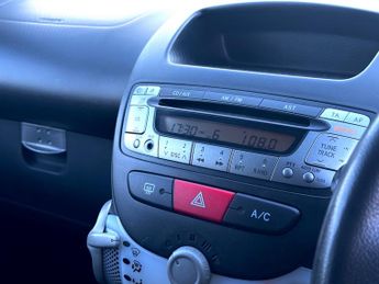 Toyota Aygo 1.0 VVT-i Fire Hatchback 5dr Petrol MultiMode Euro 5 (a/c) (67 p