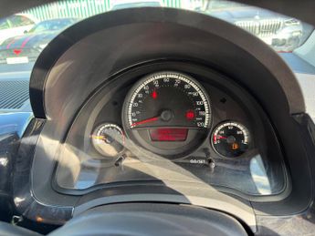 Volkswagen UP! 1.0 Move up Hatchback 5dr Petrol Manual Euro 5 (60 ps)