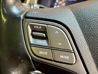 Hyundai Santa Fe 2.2 CRDi Blue Drive Premium SE SUV 5dr Diesel Auto 4WD  (7 Seat)