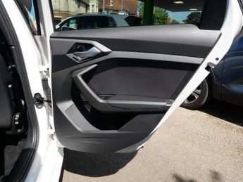 Audi A1 1.5 TFSI 35 S line Sportback S Tronic Euro 6 (s/s) 5dr 1 Owner 1