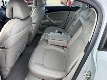 Citroen C5 2.0 HDi Exclusive Saloon 4dr Diesel Auto Euro 5 (160 ps)