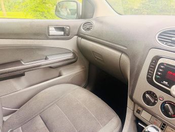 Ford Focus 1.6 Titanium Hatchback 5dr Petrol Automatic (184 g/km, 99 bhp)