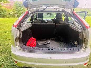 Ford Focus 1.6 Titanium Hatchback 5dr Petrol Automatic (184 g/km, 99 bhp)
