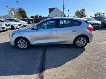 Ford Focus 1.0T EcoBoost Titanium Hatchback 5dr Petrol Auto Euro 6 (s/s) (1