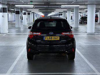 Toyota Yaris 1.5 VVT-h Design Hatchback 5dr Petrol Hybrid E-CVT Euro 6 (s/s) 