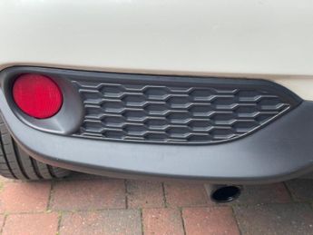 Nissan Juke 1.6 Acenta Premium SUV 5dr Petrol XTRON Euro 5 (117 ps)