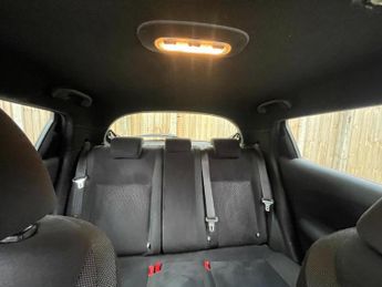 Nissan Juke 1.6 Acenta Premium SUV 5dr Petrol XTRON Euro 5 (117 ps)