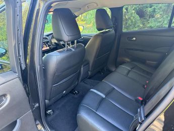 Nissan LEAF 40kWh Tekna Hatchback 5dr Electric Auto (150 ps)