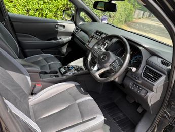 Nissan LEAF 40kWh Tekna Hatchback 5dr Electric Auto (150 ps)