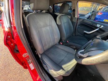 Ford Fiesta 1.4 Zetec Hatchback 5dr Petrol Automatic (154 g/km, 94 bhp)