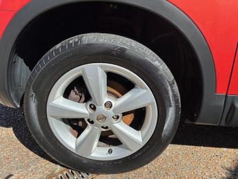 Nissan Qashqai 1.6 Acenta SUV 5dr Petrol Manual 2WD Euro 4 (115 ps)