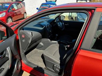 Nissan Qashqai 1.6 Acenta SUV 5dr Petrol Manual 2WD Euro 4 (115 ps)