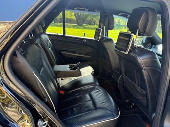 Mercedes-Benz M Class 3.0 ML350 CDI V6 BlueEfficiency Grand Edition SUV 5dr Diesel G-T