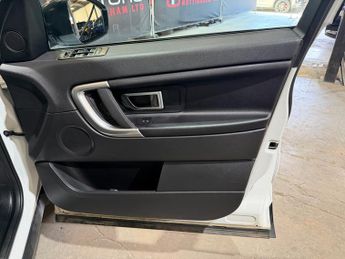 Land Rover Discovery Sport 2.0 TD4 SE Tech SUV 5dr Diesel Auto 4WD Euro 6 (s/s) (180 ps)