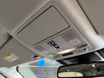 Land Rover Discovery Sport 2.0 TD4 SE Tech SUV 5dr Diesel Auto 4WD Euro 6 (s/s) (180 ps)