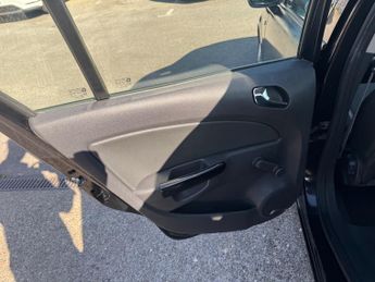 Vauxhall Corsa 1.4i 16v Design Hatchback 5dr Petrol Automatic (a/c) (158 g/km, 