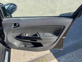 Vauxhall Corsa 1.4i 16v Design Hatchback 5dr Petrol Automatic (a/c) (158 g/km, 