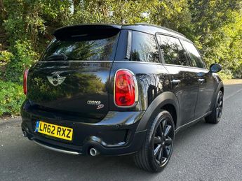 Mini Countryman 2.0 Cooper SD SUV 5dr Diesel Auto ALL4 Euro 5 (143 ps)