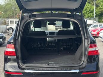 Mercedes-Benz M Class 3.0 ML350 V6 BlueTEC AMG Line SUV 5dr Diesel G-Tronic 4WD Euro 6