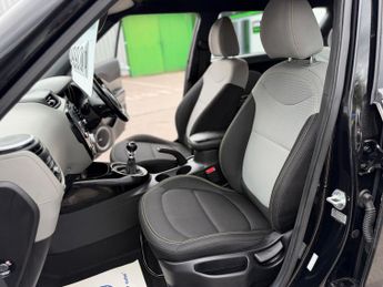 Kia Soul 1.6 CRDi Connect Plus SUV 5dr Diesel Manual Euro 6 (134 bhp)