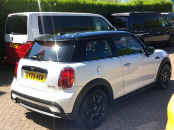 Mini Hatch 1.5 Cooper Classic Hatchback 3dr Petrol Steptronic Euro 6 (s/s) 