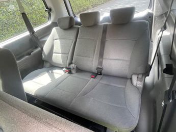 Hyundai i800 2.5 CRDi SE Nav MPV 5dr Diesel Auto Euro 6 (170 ps)