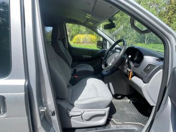 Hyundai i800 2.5 CRDi SE Nav MPV 5dr Diesel Auto Euro 6 (170 ps)