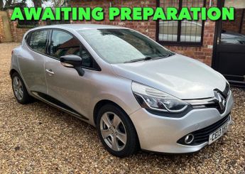 Renault Clio 1.2 16V Dynamique MediaNav Hatchback 5dr Petrol Manual Euro 5 (7