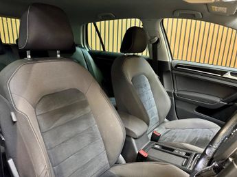 Volkswagen Golf 2.0 TDI BlueMotion Tech GT Hatchback 5dr Diesel DSG - AUTOMATIC 