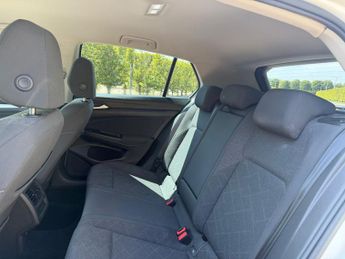 Volkswagen Golf 1.5 eTSI MHEV Life Hatchback 5dr Petrol Hybrid DSG Euro 6 (s/s) 