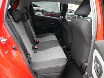 Toyota Yaris 1.5 VVT-h Icon Petrol Hybrid E-CVT Euro 6 (s/s) 5dr 1 Owner Only