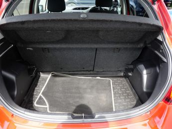 Toyota Yaris 1.5 VVT-h Icon Petrol Hybrid E-CVT Euro 6 (s/s) 5dr 1 Owner Only